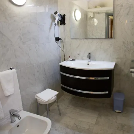 Chelsea Hotel 3*