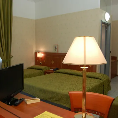 Chelsea Hotel 3*