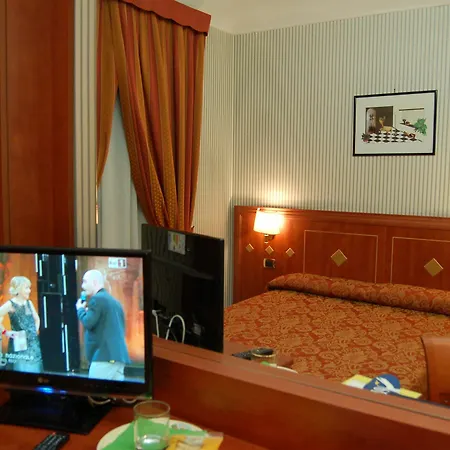 Chelsea Hotel 3*