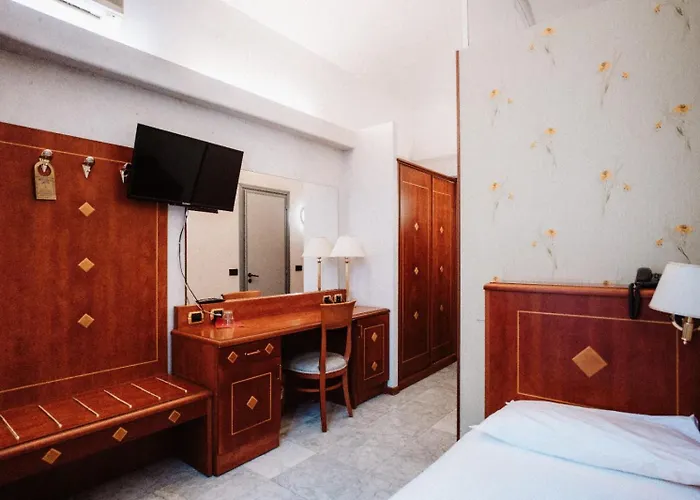 Chelsea Hotel 3*