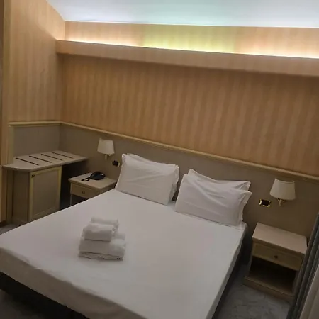 Chelsea Hotel 3*